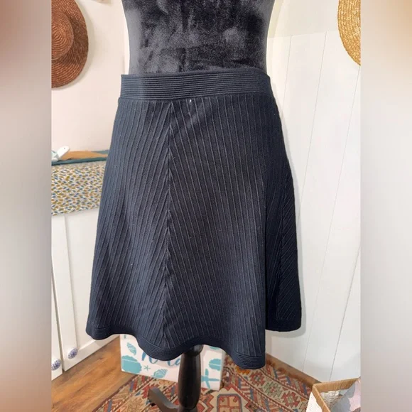 Michael Kors Black Rubbed Knit Skirt Size S/M - Picture 2 of 7